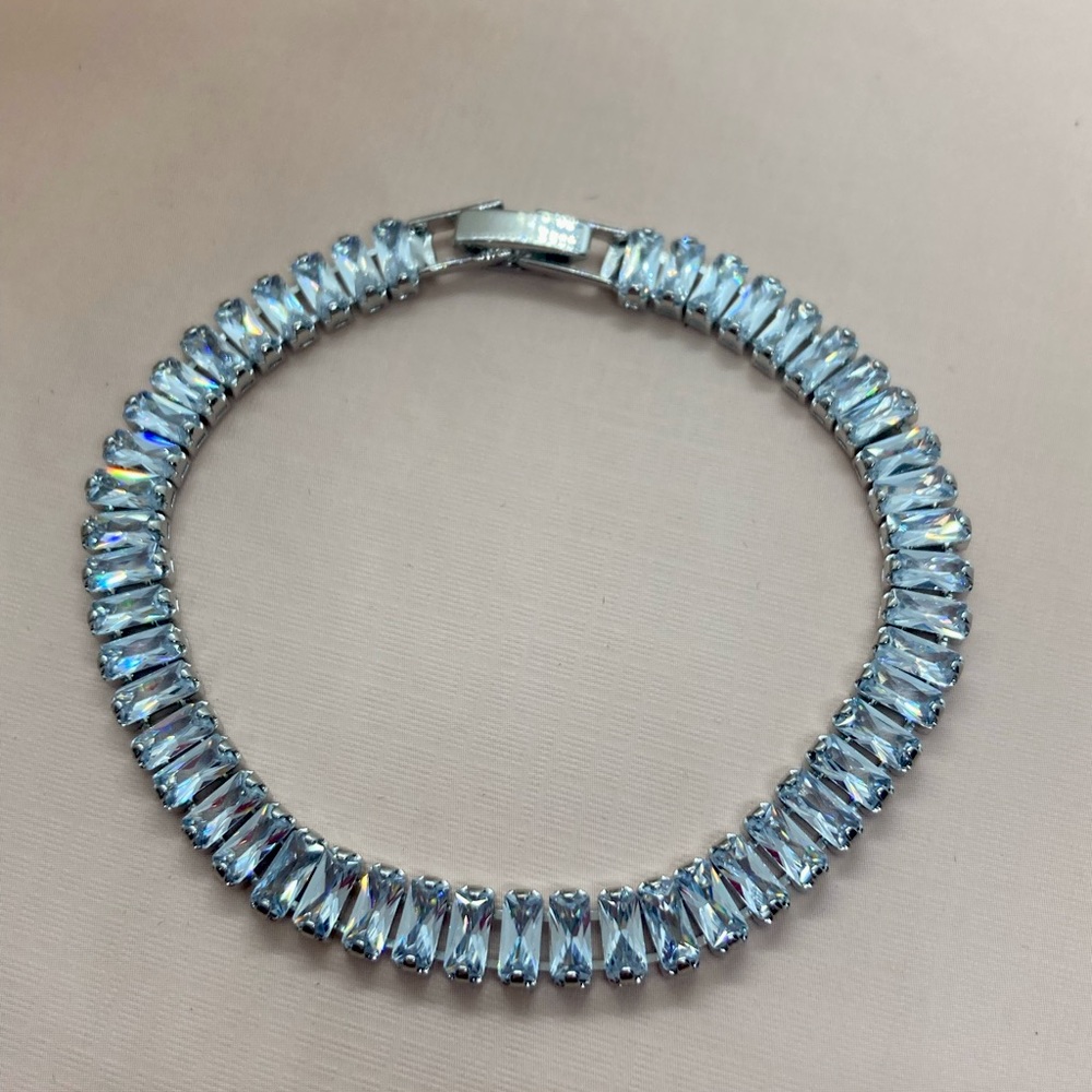 ๐ Tennis Bracelet - Picture 2 of 3